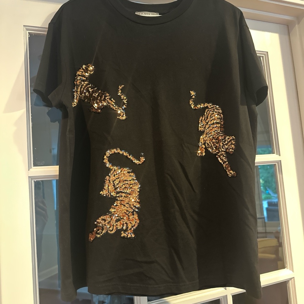 Women’s Black T-Shirt with Sequin Tiger Design